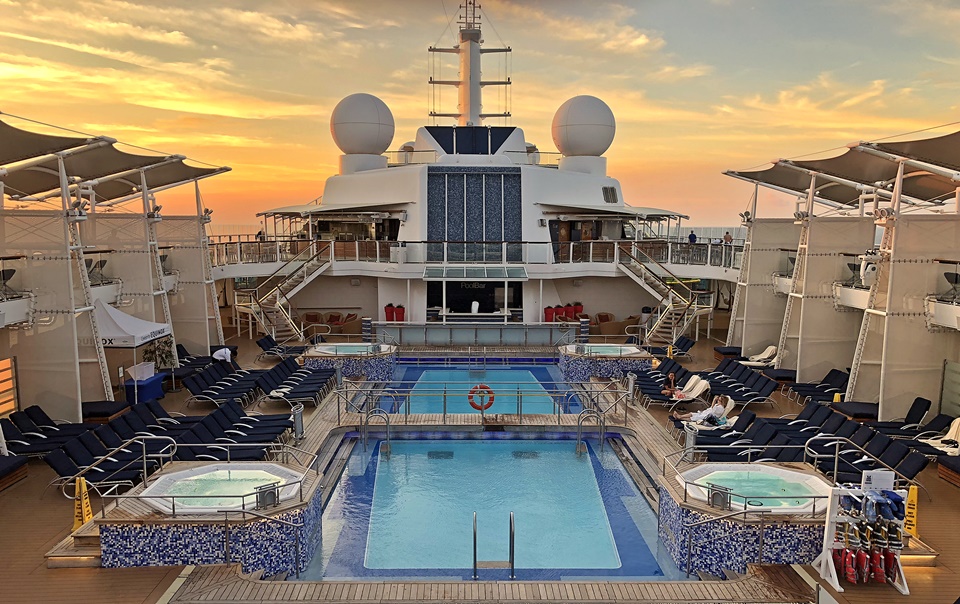 celebrity-equinox-pools-60-photos-moonagedaydream-film